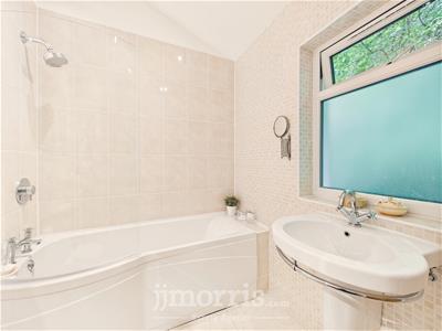 En Suite Bathroom